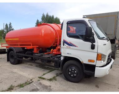 Оборудование КО-522 с цистерной 4 м3 на Hyundai